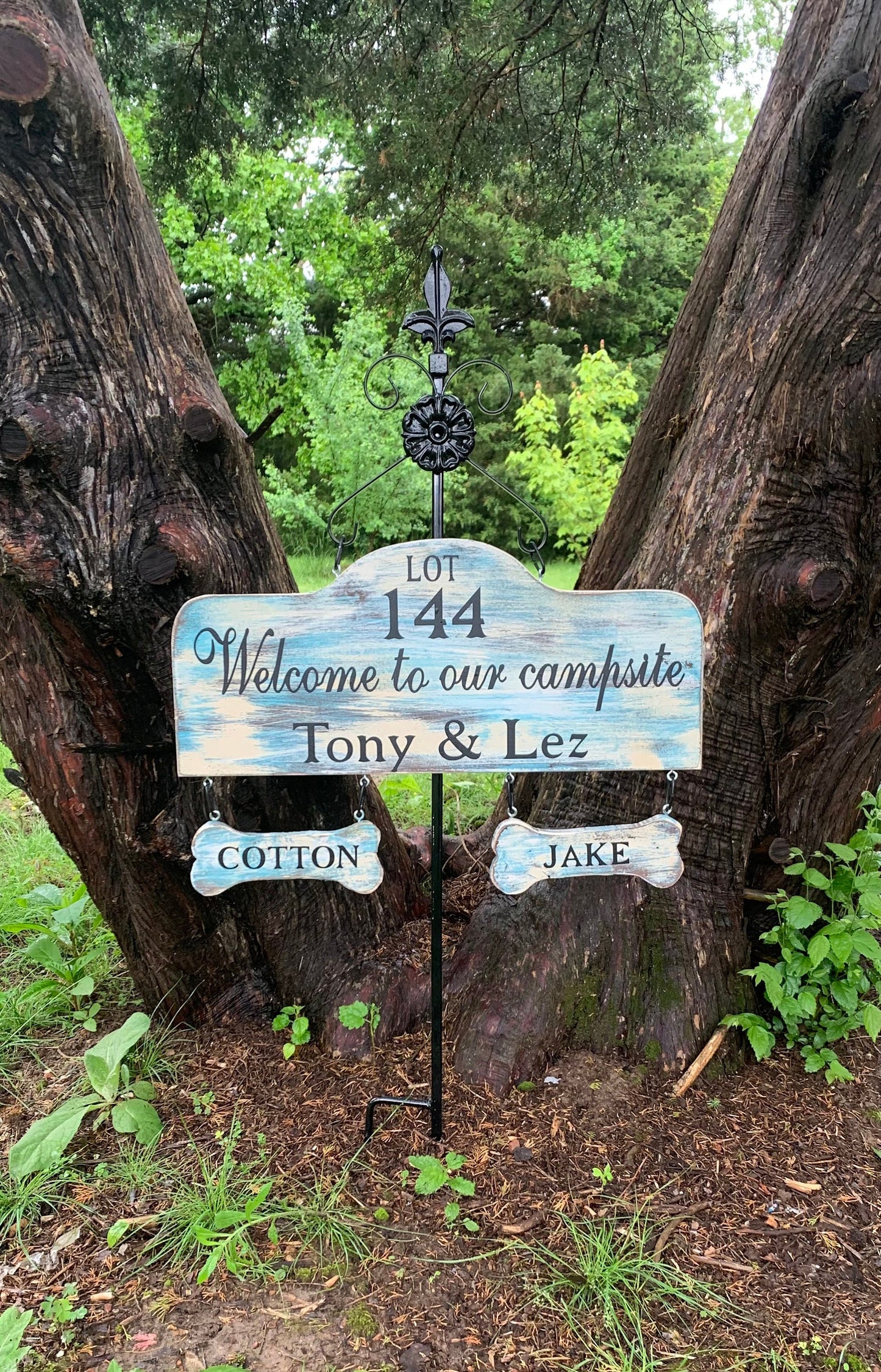 Personalized RV Camping Sign with Stake – Custom Wood Sign for Campsite or Dash – Optional Dog Bone Name Tag – Trailer & Camper -Dog Parents
